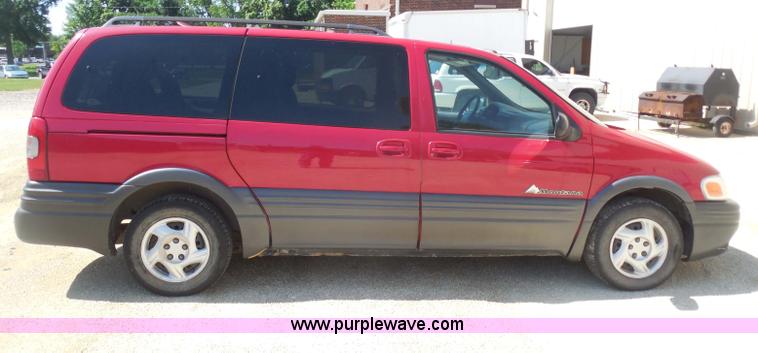 image for item D8385 2001 Pontiac Montana minivan