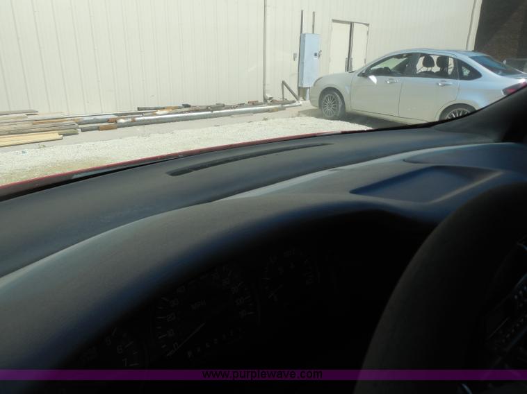 image for item D8385 2001 Pontiac Montana minivan
