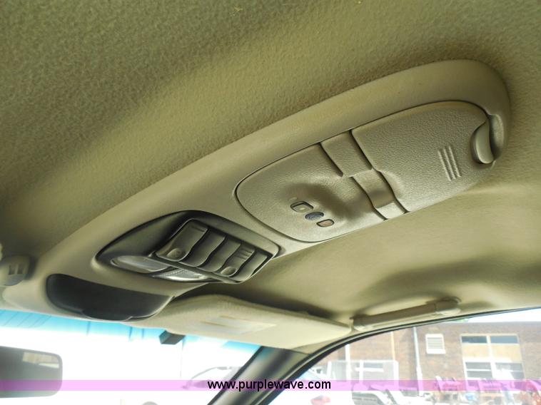 image for item D8385 2001 Pontiac Montana minivan