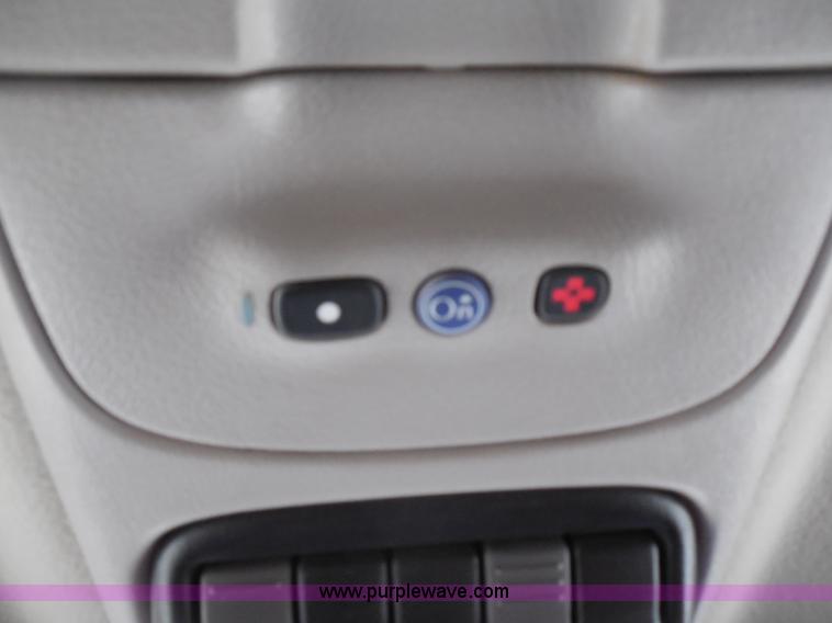 image for item D8385 2001 Pontiac Montana minivan