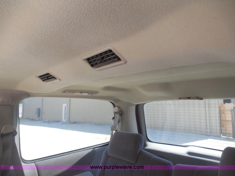 image for item D8385 2001 Pontiac Montana minivan