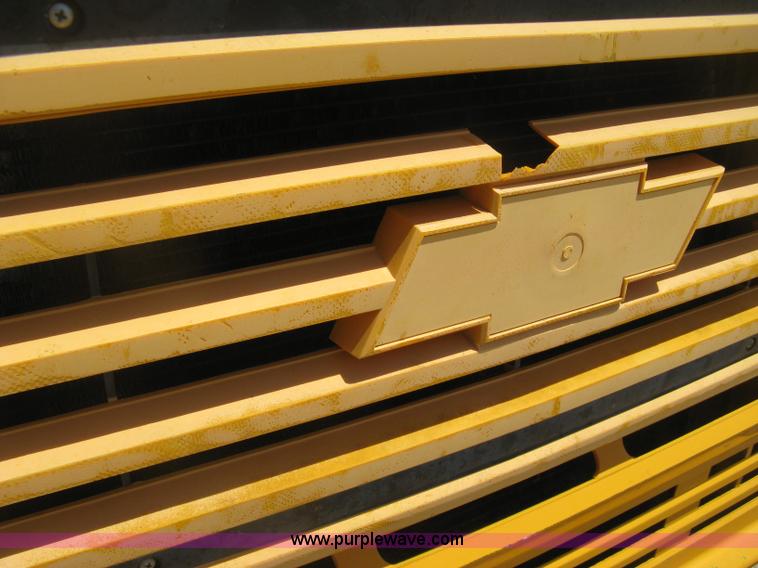 image for item D8386 1990 Chevrolet 60 Blue Bird school bus