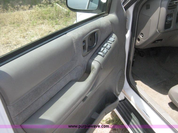 image for item D8390 1998 GMC Jimmy SL SUV