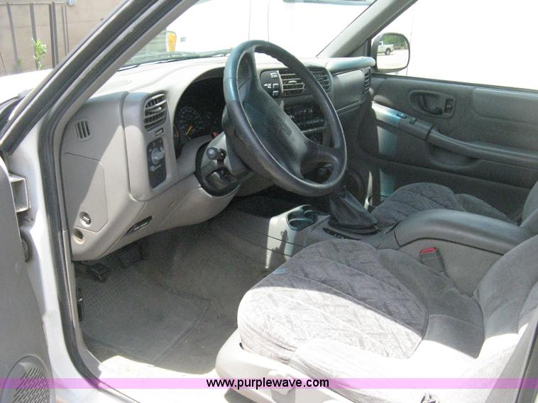 image for item D8390 1998 GMC Jimmy SL SUV