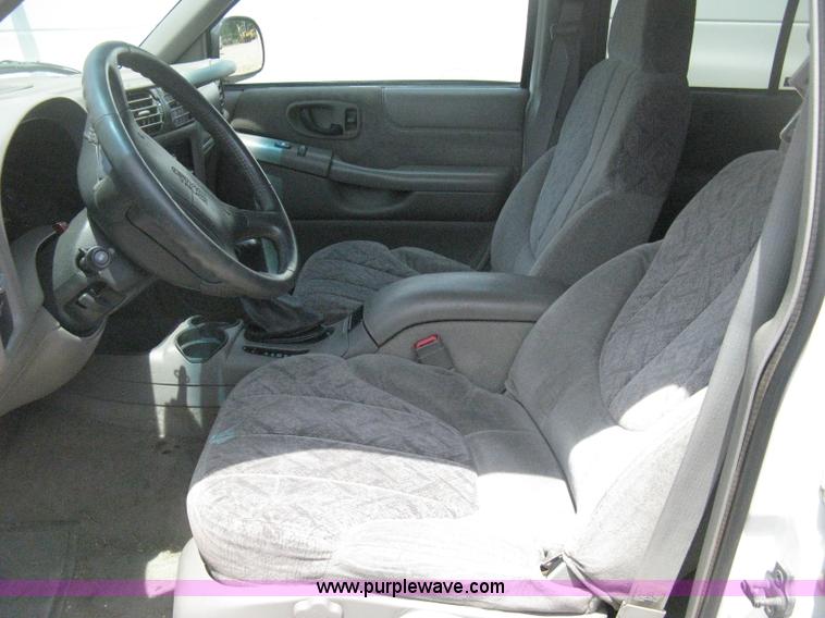 image for item D8390 1998 GMC Jimmy SL SUV