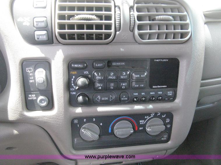 image for item D8390 1998 GMC Jimmy SL SUV