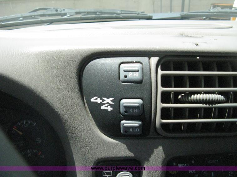 image for item D8390 1998 GMC Jimmy SL SUV