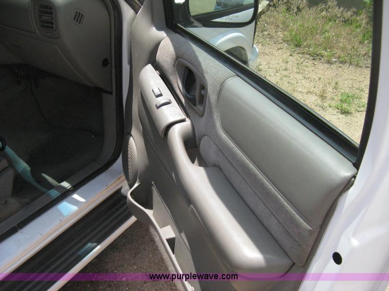 image for item D8390 1998 GMC Jimmy SL SUV