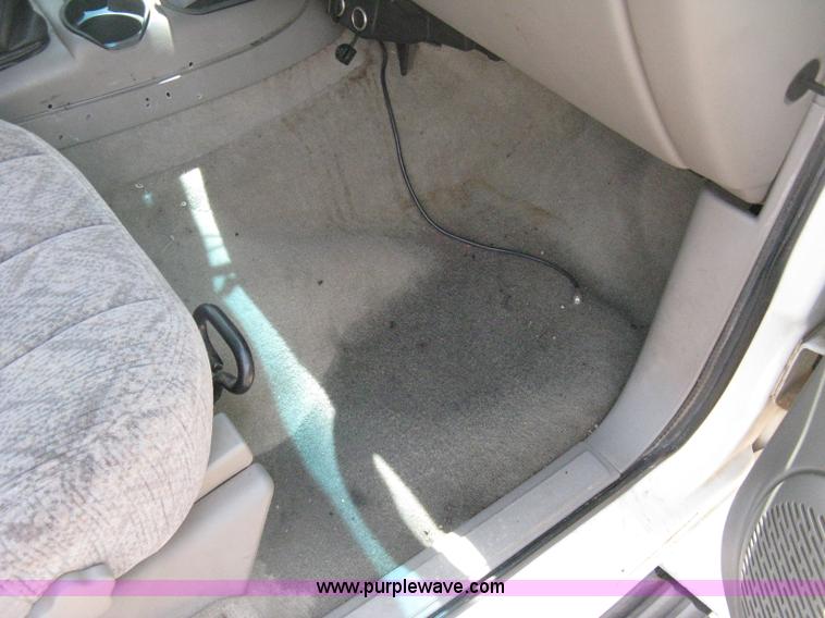 image for item D8390 1998 GMC Jimmy SL SUV