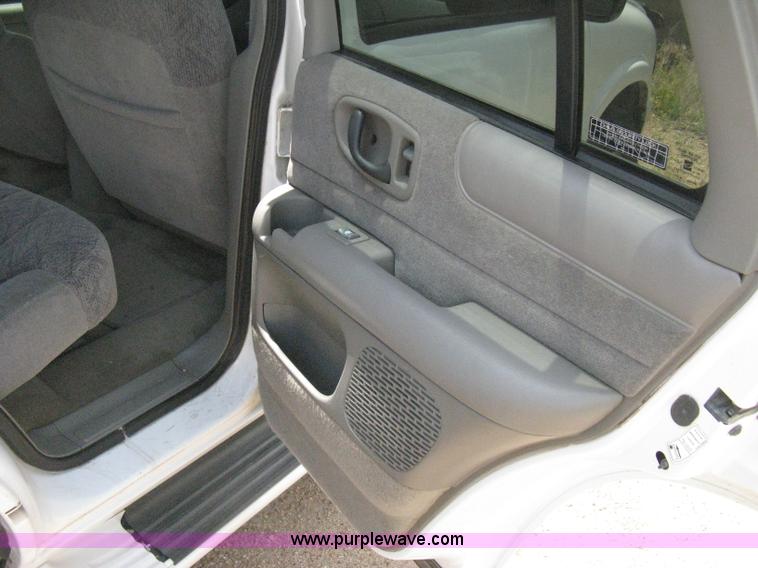 image for item D8390 1998 GMC Jimmy SL SUV