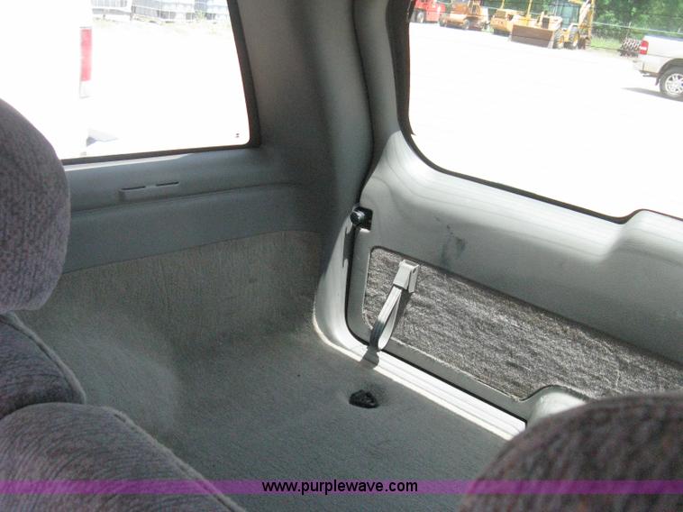 image for item D8390 1998 GMC Jimmy SL SUV