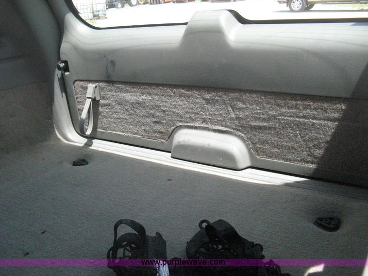 image for item D8390 1998 GMC Jimmy SL SUV