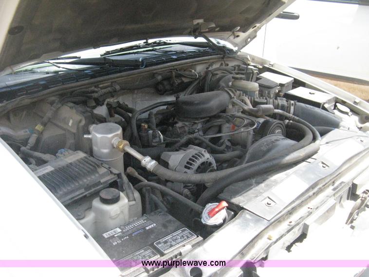 image for item D8390 1998 GMC Jimmy SL SUV