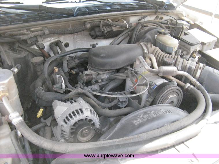 image for item D8390 1998 GMC Jimmy SL SUV