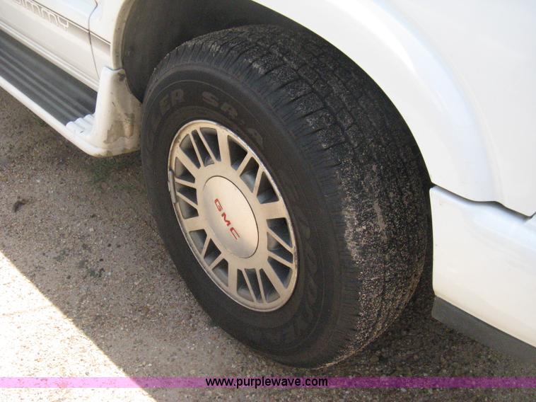 image for item D8390 1998 GMC Jimmy SL SUV