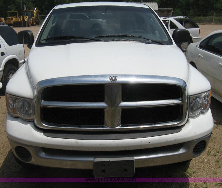 image for item D8391 2002 Dodge Ram 1500 SLT Quad Cab pickup truck