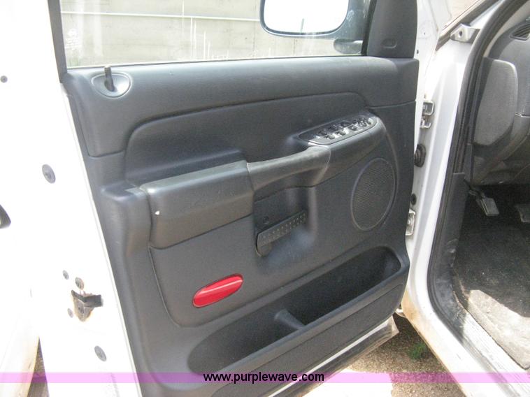 image for item D8391 2002 Dodge Ram 1500 SLT Quad Cab pickup truck