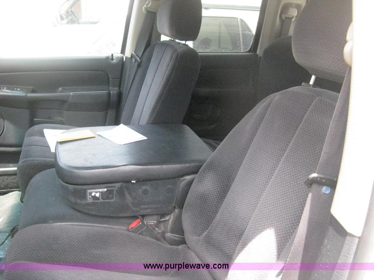 image for item D8391 2002 Dodge Ram 1500 SLT Quad Cab pickup truck