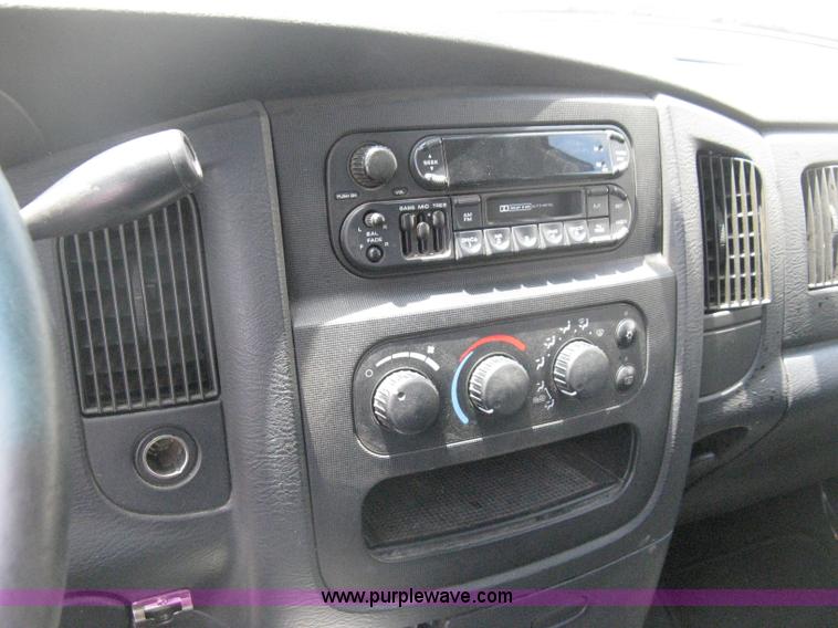 image for item D8391 2002 Dodge Ram 1500 SLT Quad Cab pickup truck