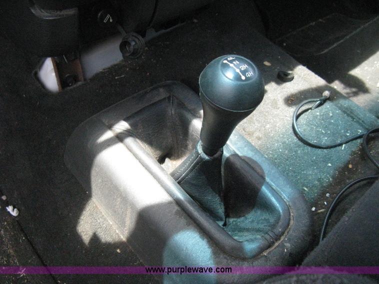 image for item D8391 2002 Dodge Ram 1500 SLT Quad Cab pickup truck