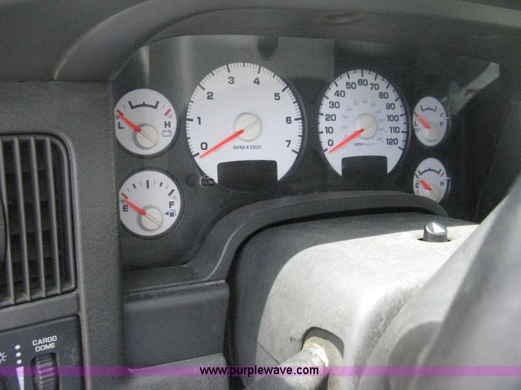 image for item D8391 2002 Dodge Ram 1500 SLT Quad Cab pickup truck