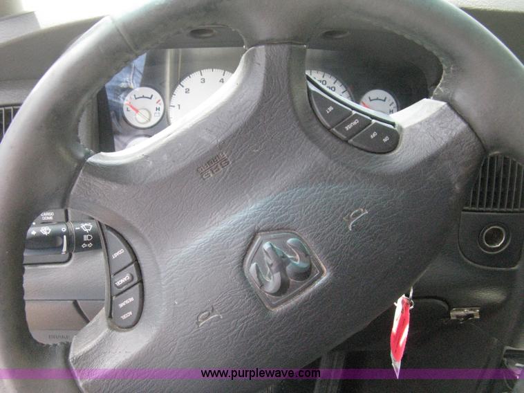 image for item D8391 2002 Dodge Ram 1500 SLT Quad Cab pickup truck