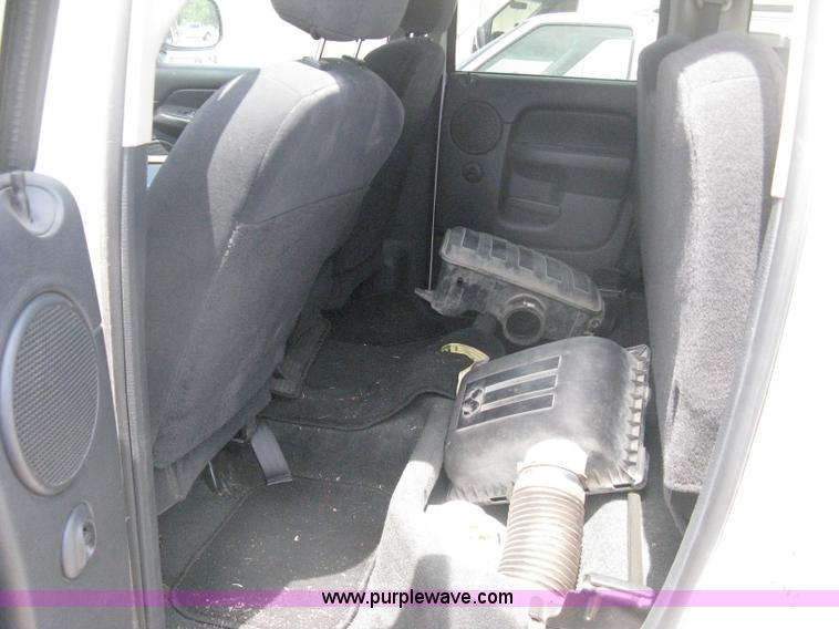 image for item D8391 2002 Dodge Ram 1500 SLT Quad Cab pickup truck