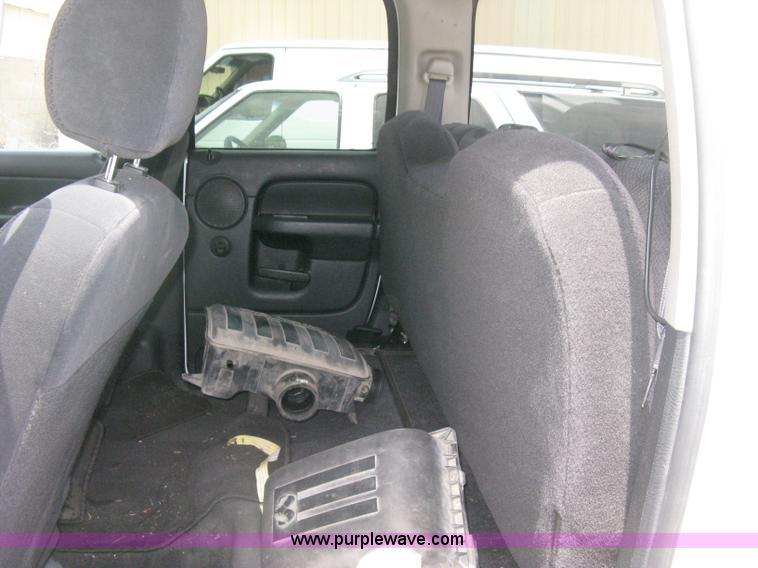 image for item D8391 2002 Dodge Ram 1500 SLT Quad Cab pickup truck