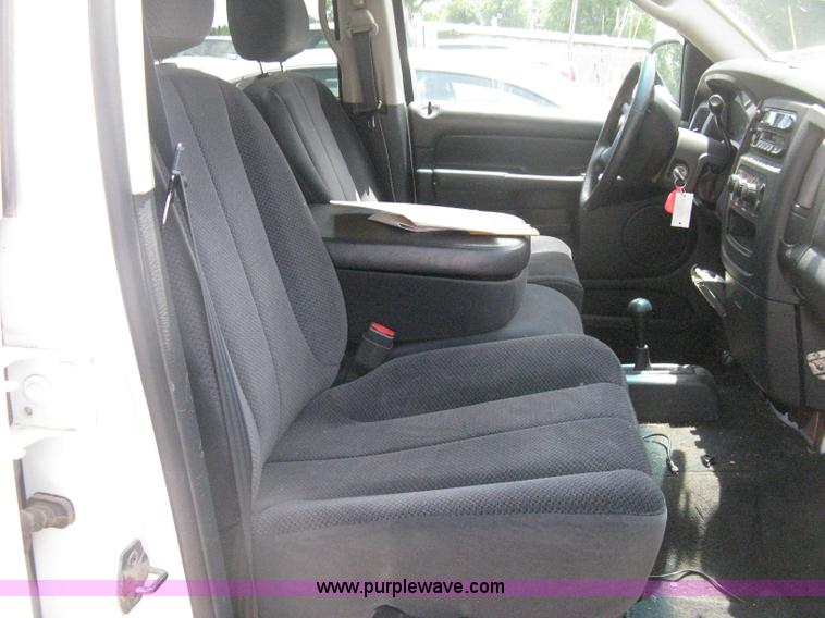 image for item D8391 2002 Dodge Ram 1500 SLT Quad Cab pickup truck