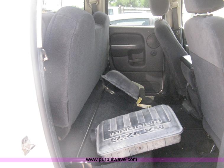 image for item D8391 2002 Dodge Ram 1500 SLT Quad Cab pickup truck