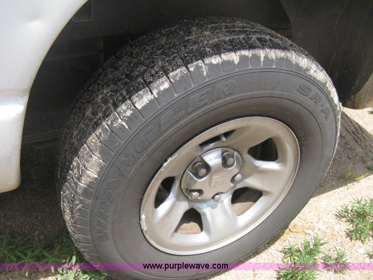 image for item D8391 2002 Dodge Ram 1500 SLT Quad Cab pickup truck