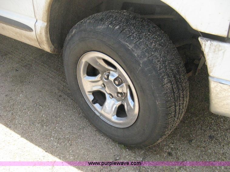 image for item D8391 2002 Dodge Ram 1500 SLT Quad Cab pickup truck