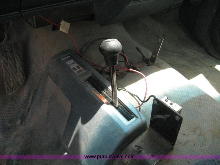 image for item D8393 1994 Chevrolet 1500 Extended Cab pickup truck