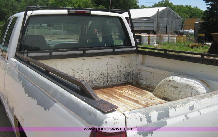 image for item D8393 1994 Chevrolet 1500 Extended Cab pickup truck