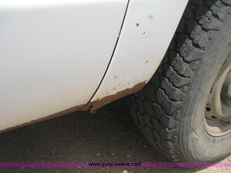 image for item D8393 1994 Chevrolet 1500 Extended Cab pickup truck