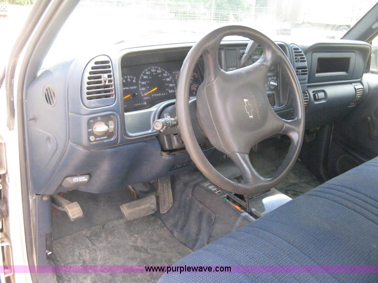 image for item D8394 1998 Chevrolet Cheyenne 2500 pickup truck