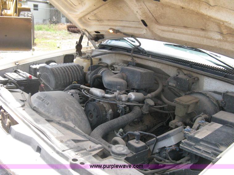 image for item D8394 1998 Chevrolet Cheyenne 2500 pickup truck