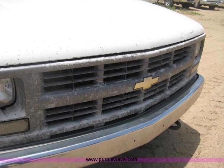 image for item D8394 1998 Chevrolet Cheyenne 2500 pickup truck
