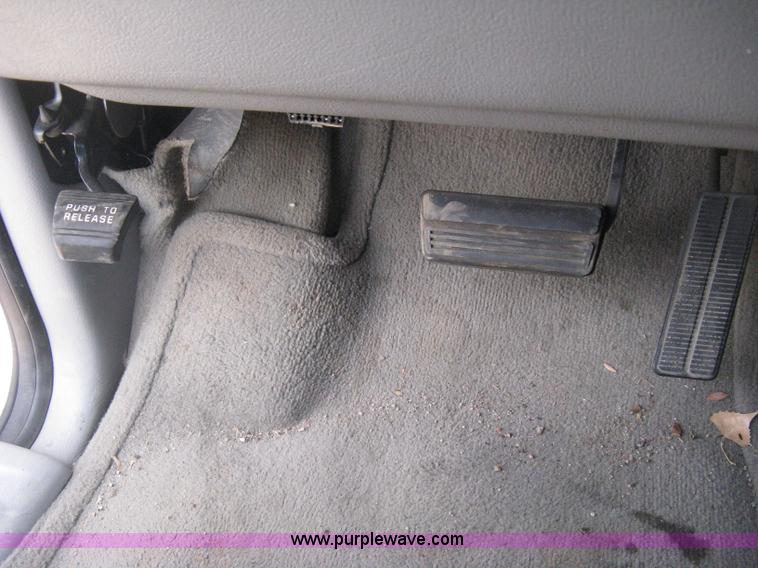 image for item D8395 1997 Chevrolet Venture minivan