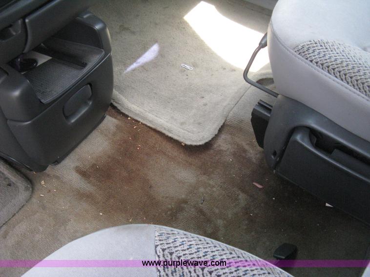 image for item D8395 1997 Chevrolet Venture minivan