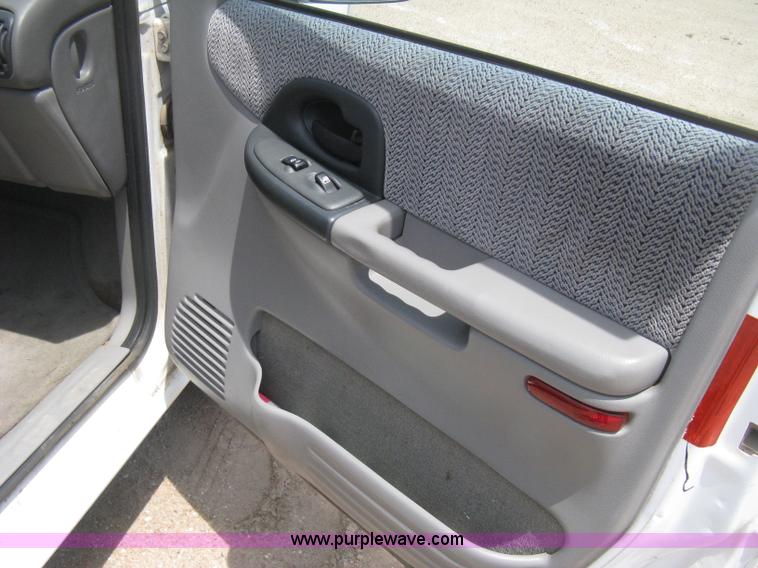 image for item D8395 1997 Chevrolet Venture minivan