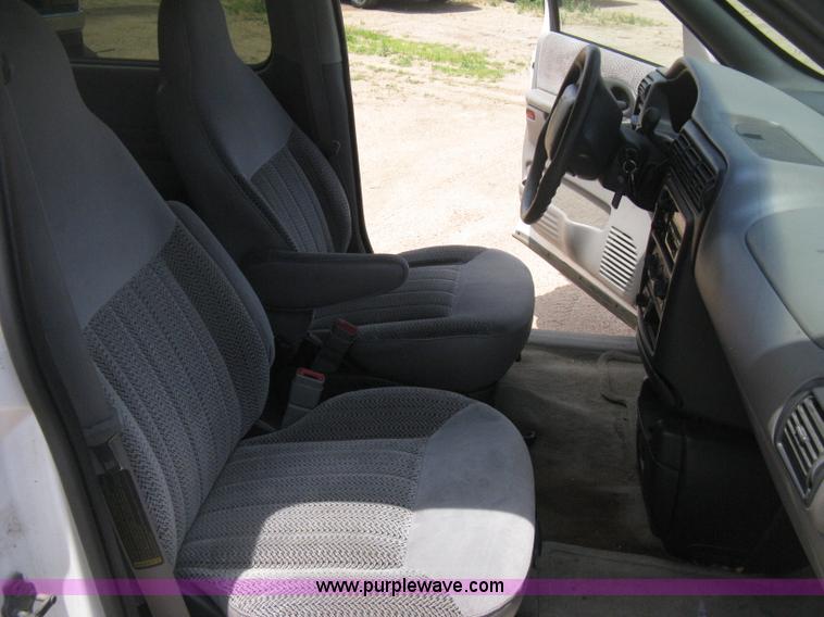 image for item D8395 1997 Chevrolet Venture minivan