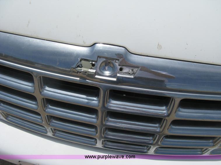 image for item D8395 1997 Chevrolet Venture minivan