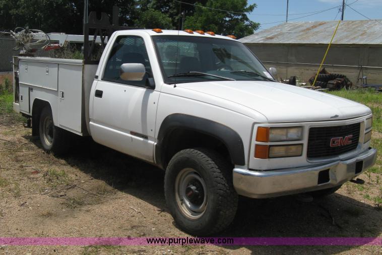 image for item D8396 1996 GMC Sierra 3500 SL digger derrick truck
