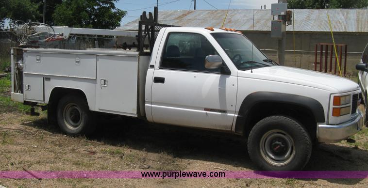 image for item D8396 1996 GMC Sierra 3500 SL digger derrick truck