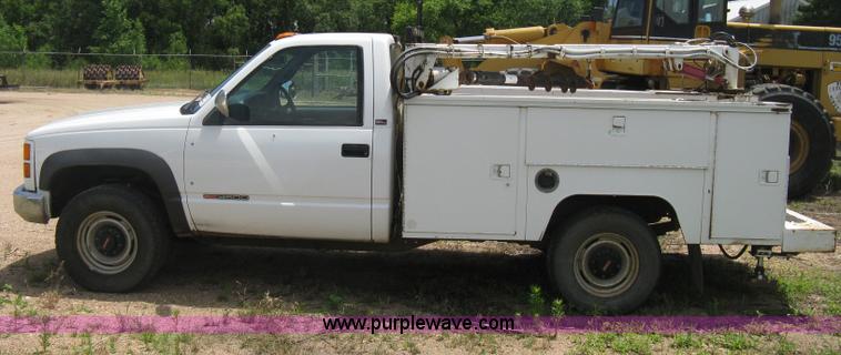 image for item D8396 1996 GMC Sierra 3500 SL digger derrick truck