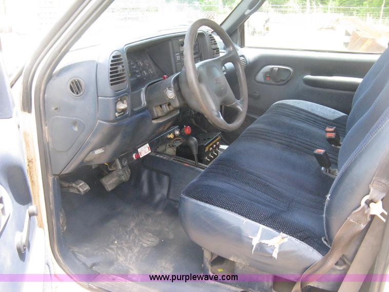 image for item D8396 1996 GMC Sierra 3500 SL digger derrick truck