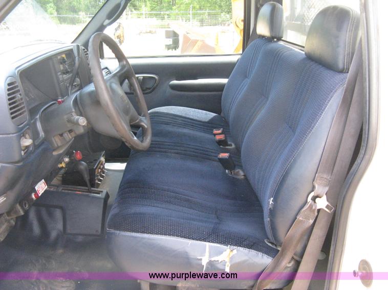 image for item D8396 1996 GMC Sierra 3500 SL digger derrick truck