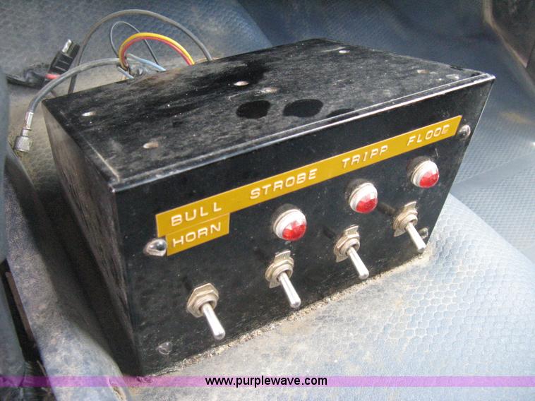 image for item D8396 1996 GMC Sierra 3500 SL digger derrick truck