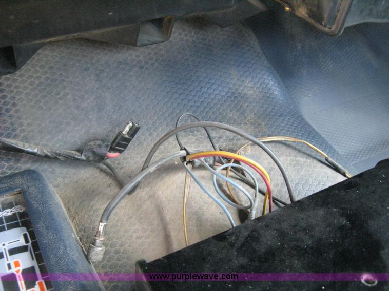 image for item D8396 1996 GMC Sierra 3500 SL digger derrick truck